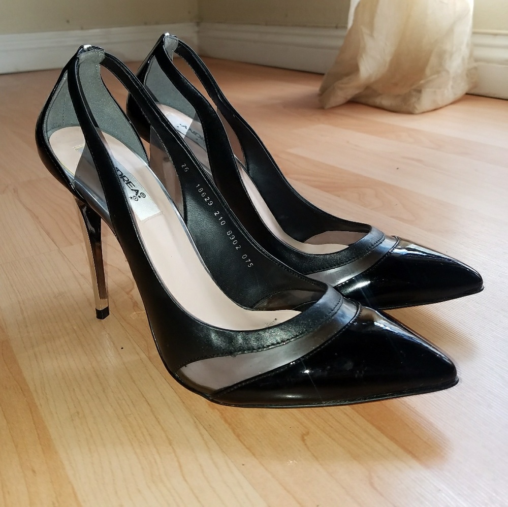 Women black heels